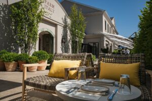 patio-dining-the-farm